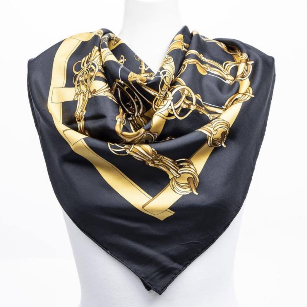 Vintage Black and gold chain Hermes look alike scarf wrap